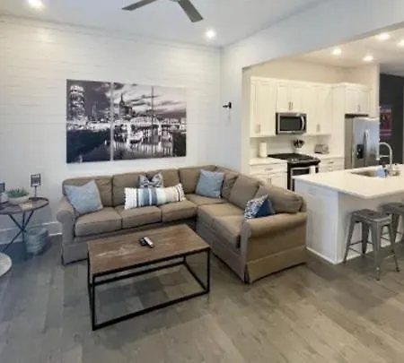 1050 East Trinity Lane, Unit 7 Hbr