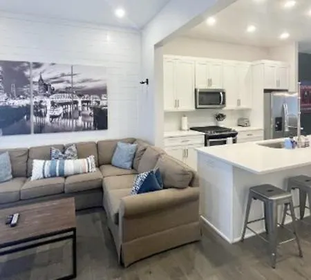1050 East Trinity Lane, Unit 7 Hbr