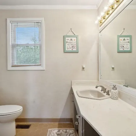 Huge Family Wildlife Retreat Close To The Lake Holiday home