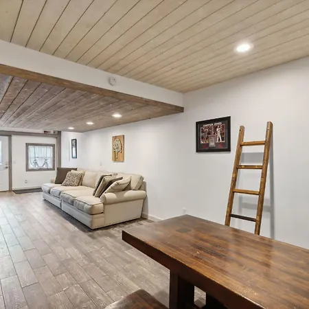 Huge Family Wildlife Retreat Close To The Lake