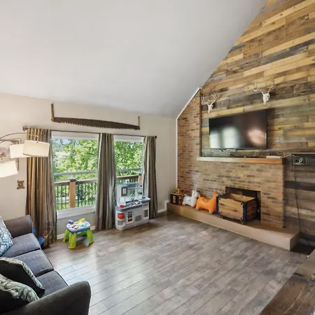 Holiday home Huge Family Wildlife Retreat Close To The Lake Nashville