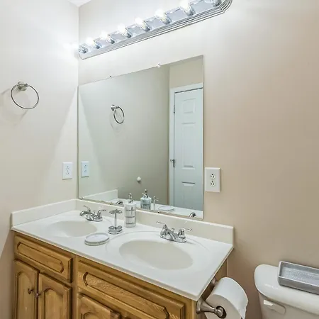 New Oasis 2 Miles From Music Row Nurse City Nashville