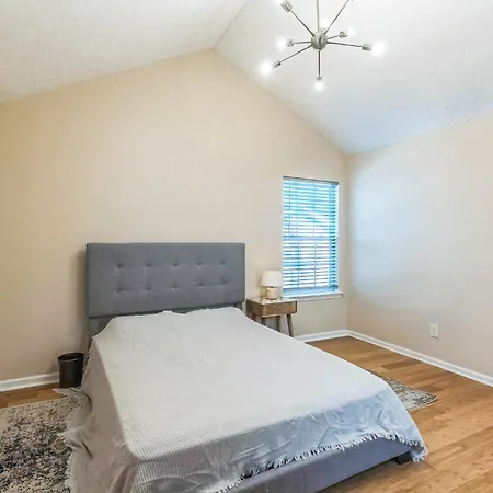 New Oasis 2 Miles From Music Row Nurse City Holiday home