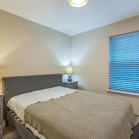 New Oasis 2 Miles From Music Row Nurse City Holiday home *