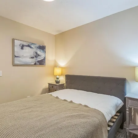 Holiday home New Oasis 2 Miles From Music Row Nurse City Nashville