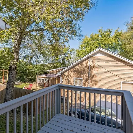 New Oasis 2 Miles From Music Row Nurse City *