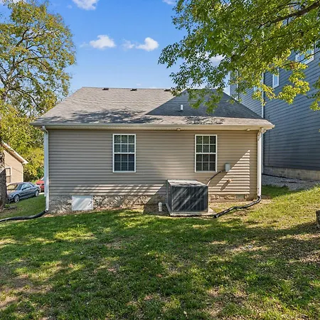 New Oasis 2 Miles From Music Row Nurse City * Nashville