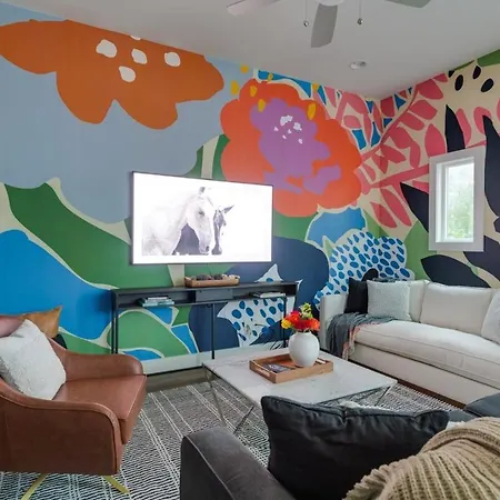 The Harper House - Beautifully Designed, Rooftop Holiday home