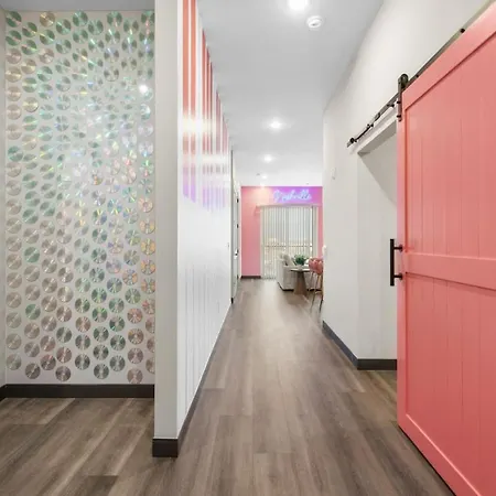 Apartment Chic 2br Getaway In Downtown Nashville