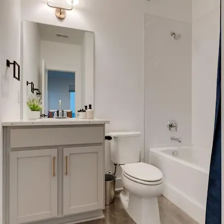 Luxury With Stunning Rooftop Views! * Nashville