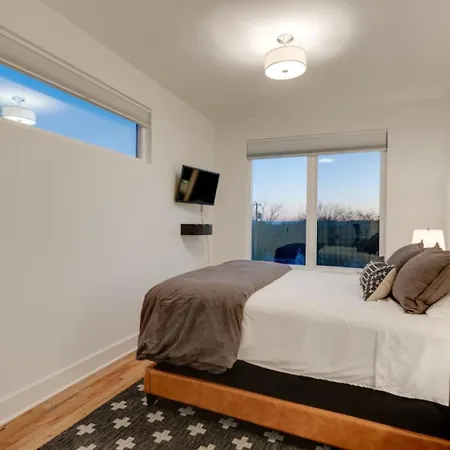 Luxury With Stunning Rooftop Views! * Nashville