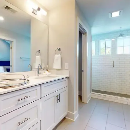 12 South Townhouse Close To Everything Holiday home