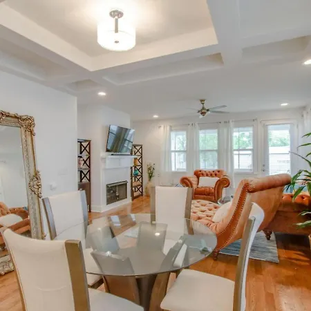 Holiday home Charmer The Nations Big Luxury
