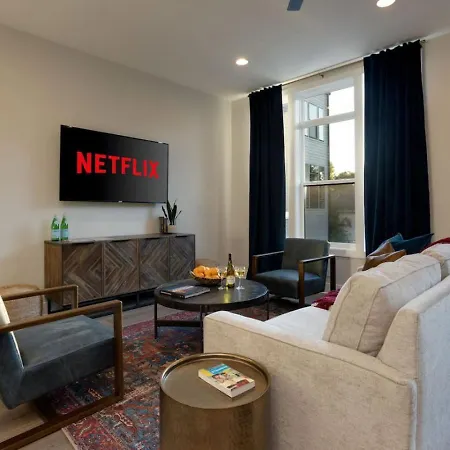 Large Royal Townhome Beautiful Design And Rooftop Holiday home Nashville
