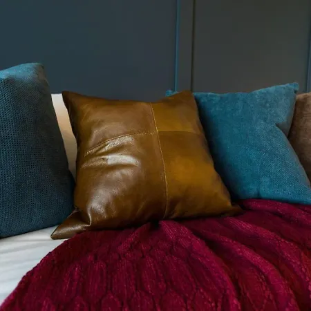 Large Royal Townhome Beautiful Design And Rooftop Holiday home
