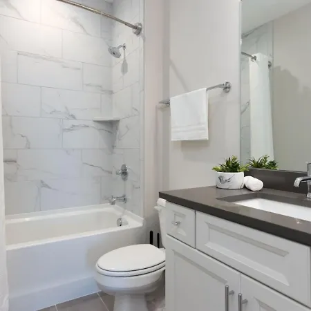 Holiday home Large Royal Townhome Beautiful Design And Rooftop *