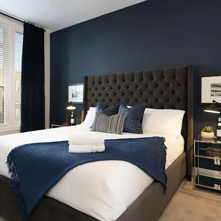 Holiday home Large Royal Townhome Beautiful Design And Rooftop