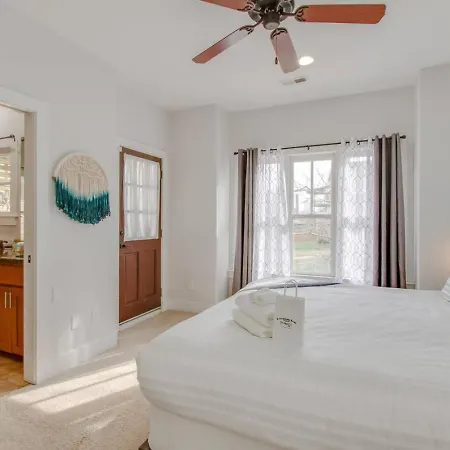 Vibrant Trendy Two Bedroom Near Marathon Village * Nashville