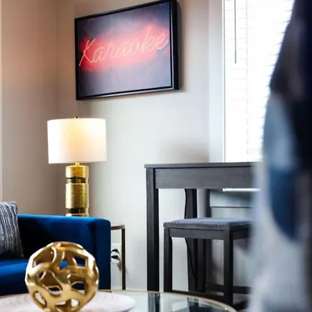 Sapphire Loft 4 Bedroom 4.5 Bath Rooftop Patio * Nashville