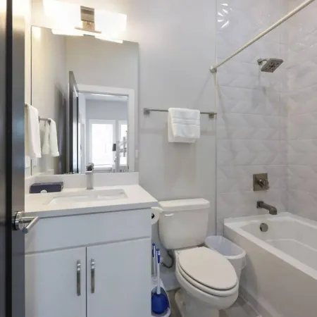 Holiday home Sapphire Loft 4 Bedroom 4.5 Bath Rooftop Patio *