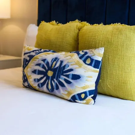 Sapphire Loft 4 Bedroom 4.5 Bath Rooftop Patio *