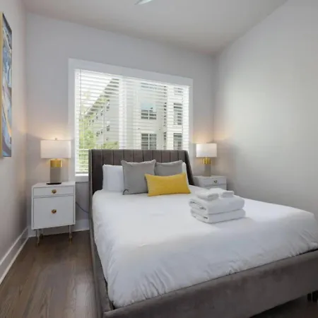 Sapphire Loft 4 Bedroom 4.5 Bath Rooftop Patio Nashville