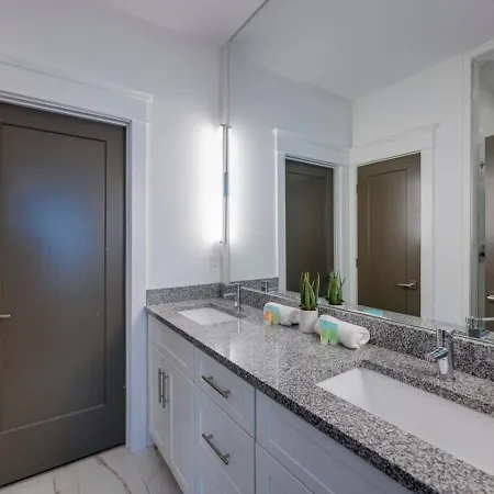 Two Side By Side Townhomes West Luxury Holiday home *