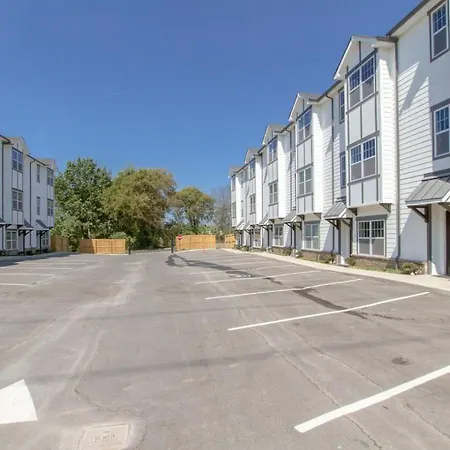 Holiday home Two Side By Side Townhomes West Luxury *