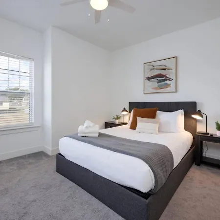Holiday home Two Side By Side Townhomes West Luxury *