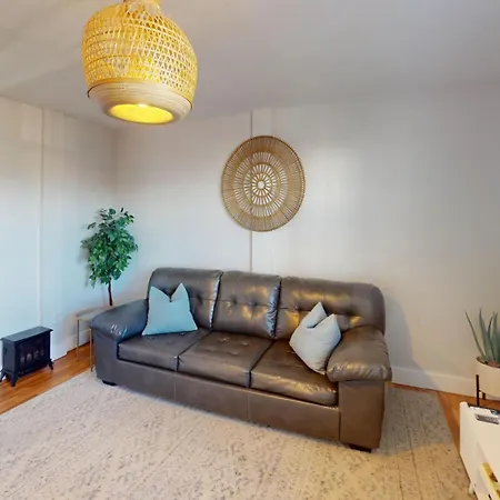 Humphreys St Apartment