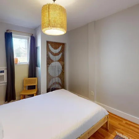 Humphreys St Apartment