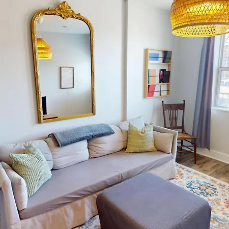 Humphreys St Apartment *