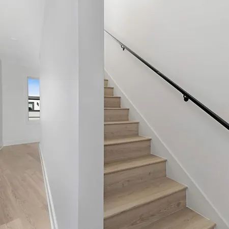 The Trillium - Beautifully Designed With Rooftop *