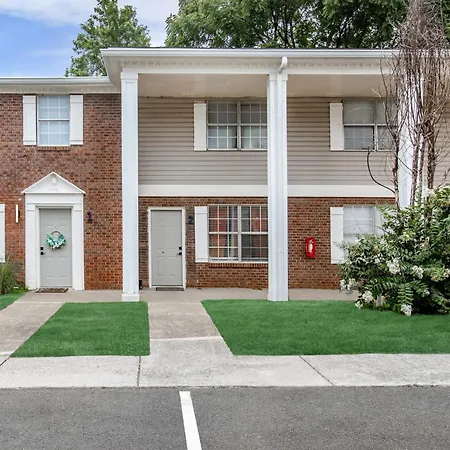 Brentwood U8 I Cozy & Comfy I 2bd I Free Parking Apartment *