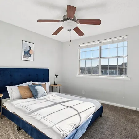 Apartment Brentwood P4 I Cozy & Comfy I 2bd 15 Bth
