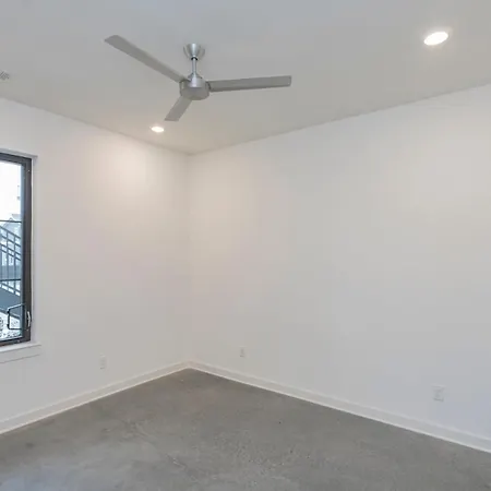 415 Merritt *
