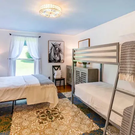 Charming Country Retreat - Birdwatcher Paradise Near Holiday home *