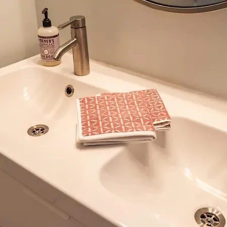 Cozy East Nash W Big Yard Holiday home