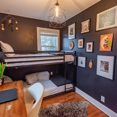 Cozy East Nash W Big Yard Holiday home *