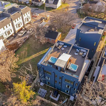 Holiday home Rooftop Deck Hot Tub & Game In *