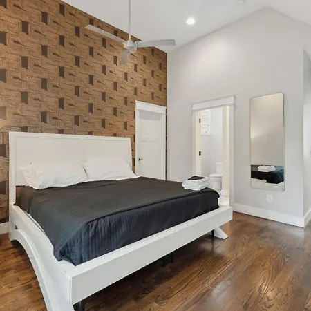 Cozy Retreat Mins To Broadway & East