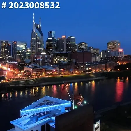 Private Hot Tub - Spacious - Hosts 12 Guests Holiday home Nashville