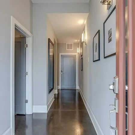 Two Homes - Accommodates 24 Guests Holiday home Nashville