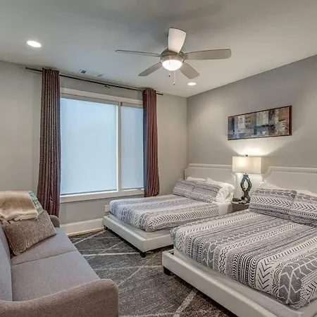 Holiday home Two Homes - Accommodates 24 Guests Nashville