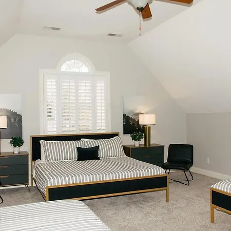 Sprawling Sylvan Park Estate Holiday home *