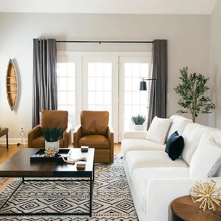 Sprawling Sylvan Park Estate Holiday home *