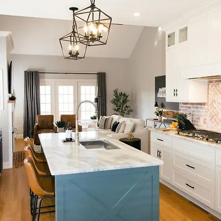Sprawling Sylvan Park Estate *