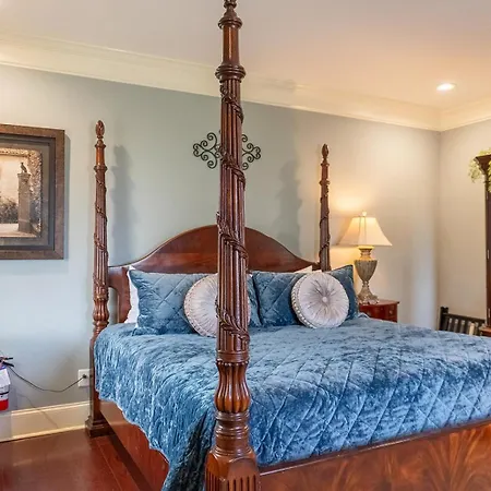 Belle Air Mansion And Bed & Breakfast 3*