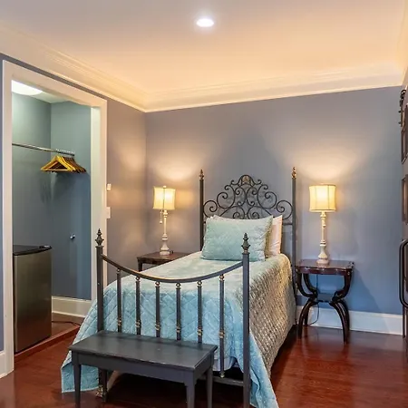 Belle Air Mansion And Bed & Breakfast Nashville