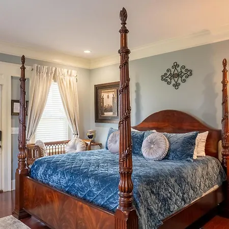 Belle Air Mansion And Bed & Breakfast
